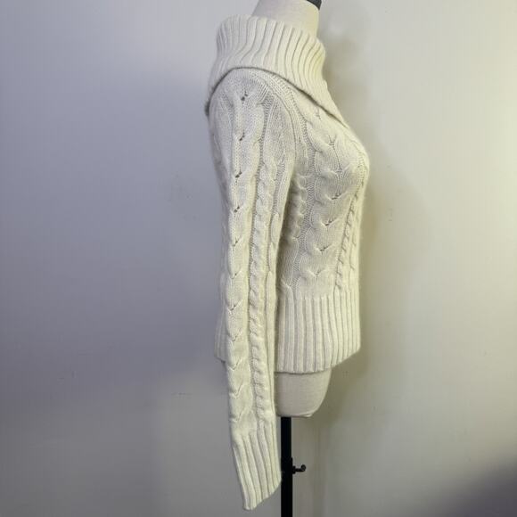 Banana Republic Cream Cable Knit Sweater - Picture 3 of 6